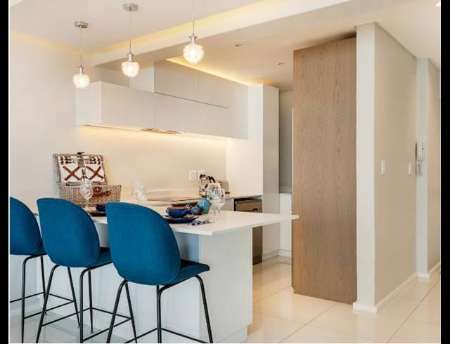 2 BEDROOM APARTMENT TO LET IN SEA POINT